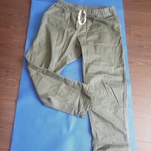 ROOTS Army Green Pant - Picture 4 of 8